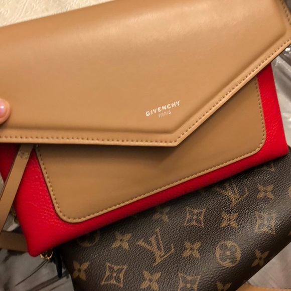 Givenchy calfskin duetto crossbody. Authentic. - Picture 3 of 8